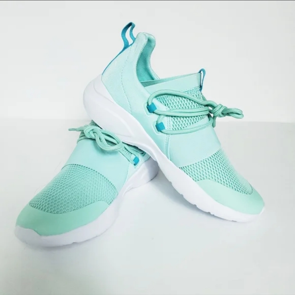 Fabletics  Women's Zephyr Green Sneakers Sz 10